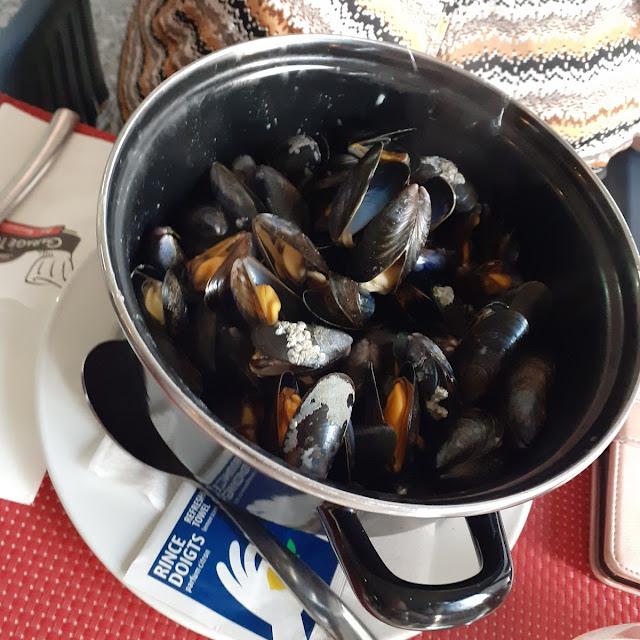 Moules A L'espagnole & Frites Lateralwers Regalo