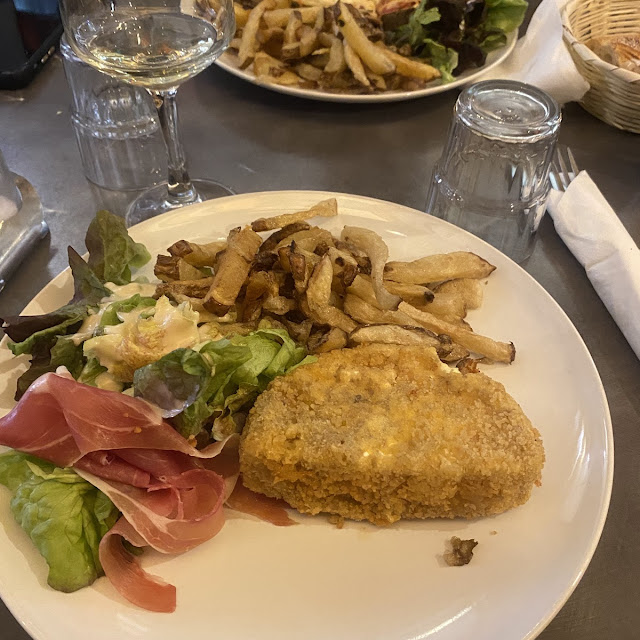 Demi Camembert Pané