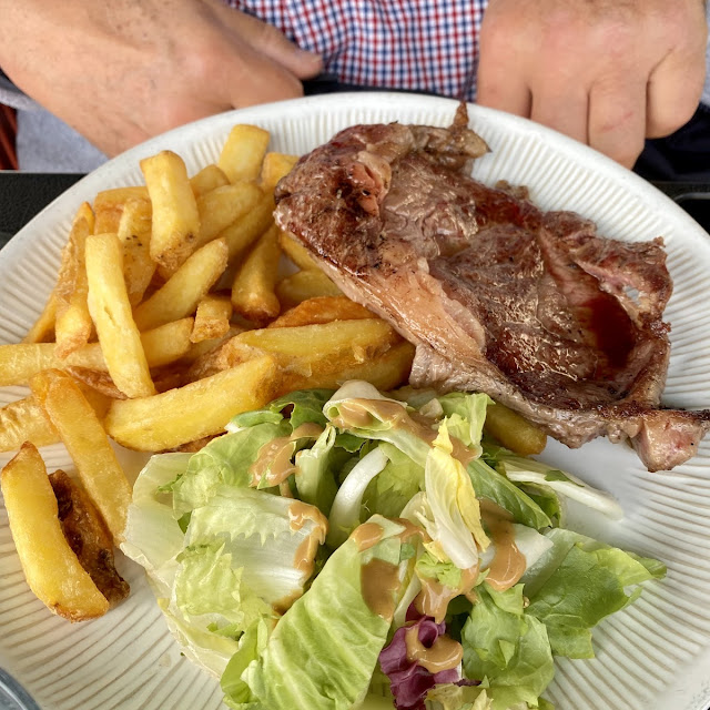 Entrecôte Frites Et Salade