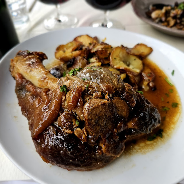 Jarret de Porc Braisé Pommes de Terre Bougnat