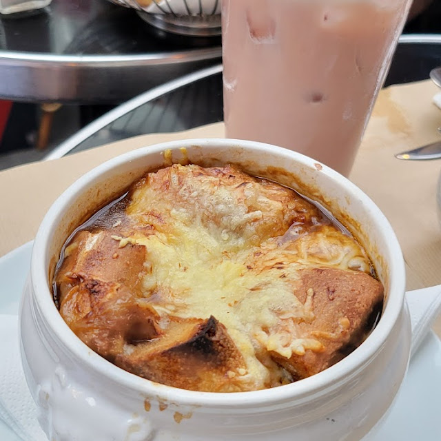 Soupe À l'oignon Gratinée