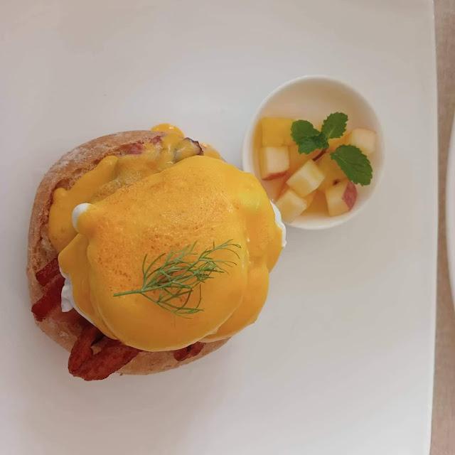 Eggs Benedict