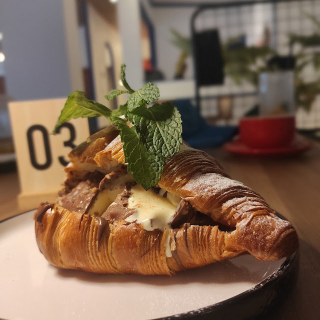 Croissant Enak Banget