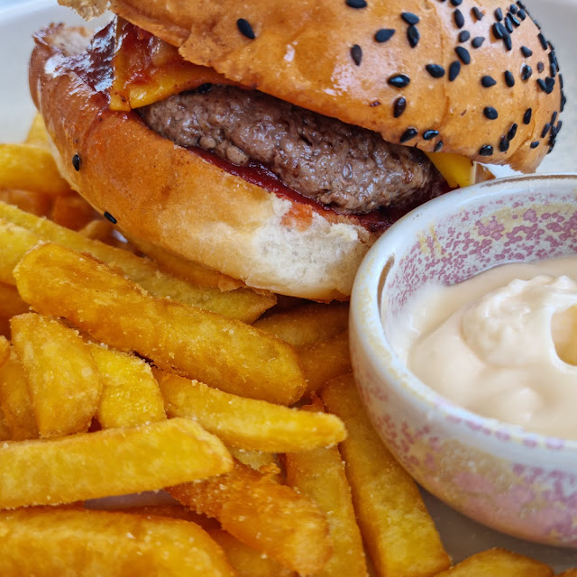 Kids Cheeseburger