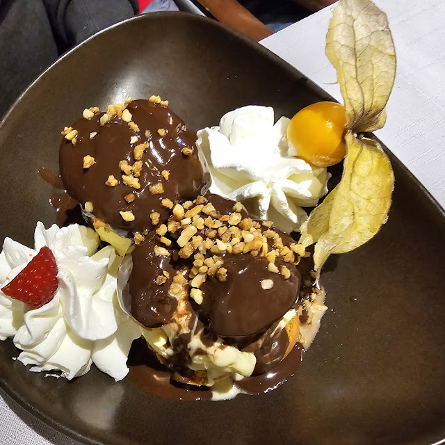 Profiteroles Chocolat