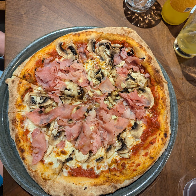 Pizza Reine