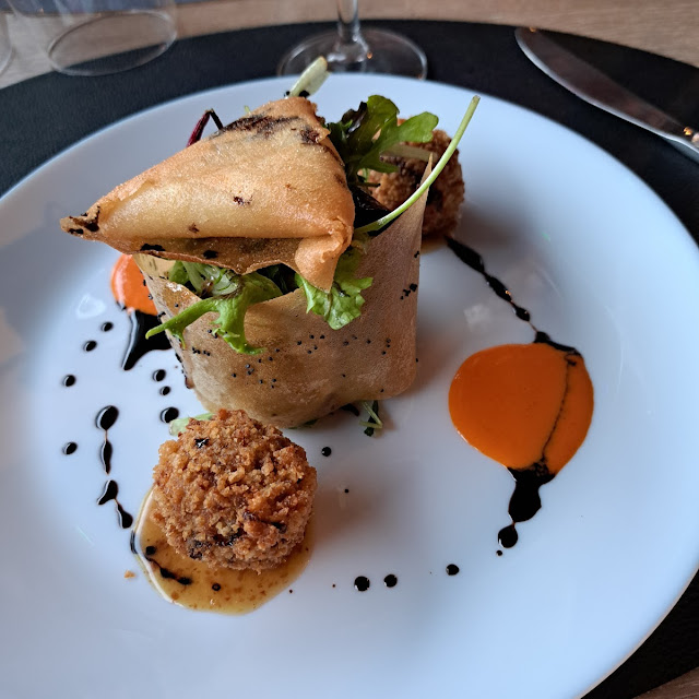 Ballotine de Volaille À la Langoustine Purée de Patate Douce Et Brocoli Au Sésame