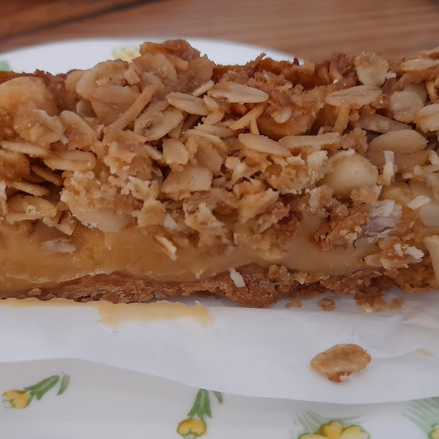 Macadamia Oat Slice