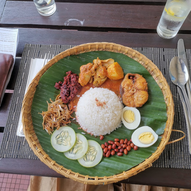 Nasi Lemak Ayam Goreng