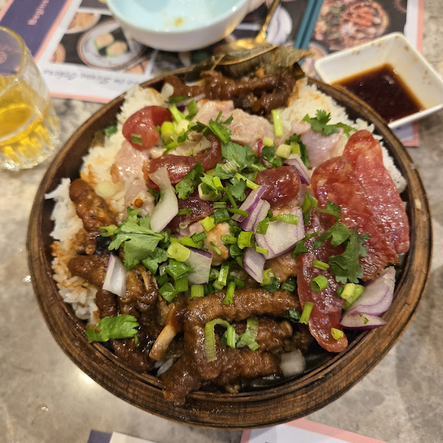 Steam Rice with Chicken Feet and Pork Ribs