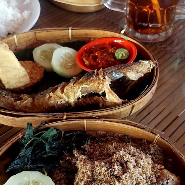 Ajam Goreng Lalap Sambel Idjo