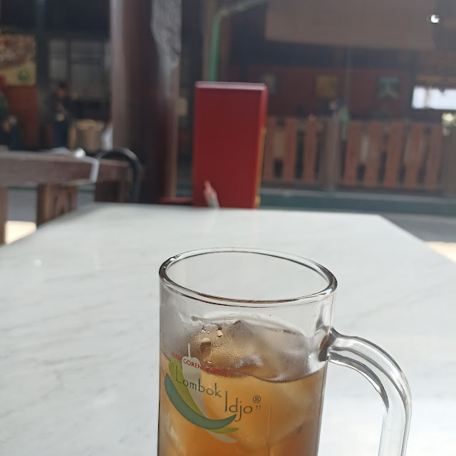Wedang Teh Tawar Jumbo