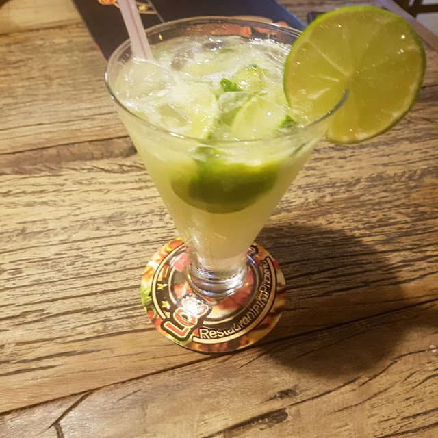 Caipirinha de Kiwi E Caipirinha de Limão