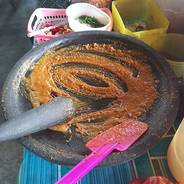 Bumbu Lotek