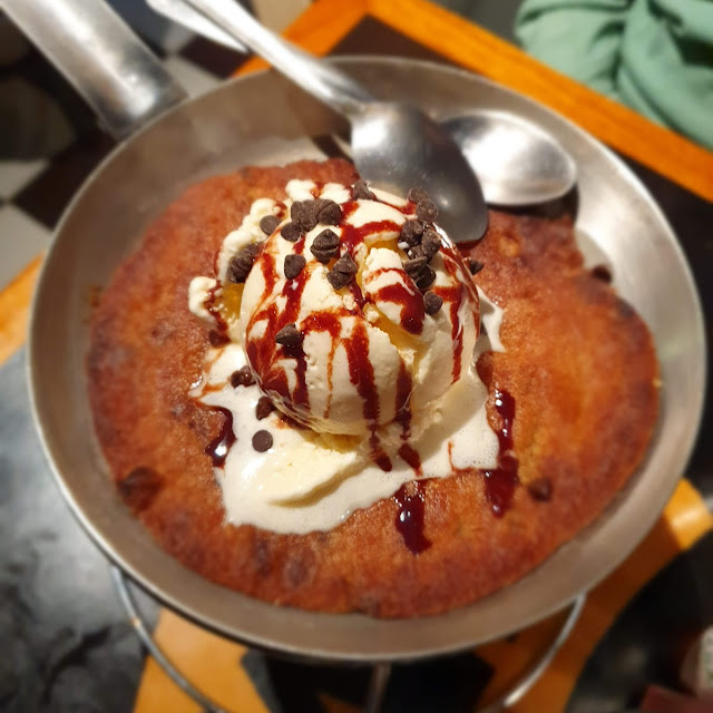 Skillet Cookies & Cream
