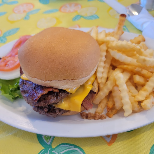 Cheeseburger Deluxe