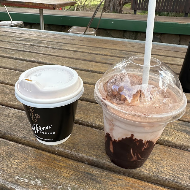 Coffee and Iced Chocolate with Icecream