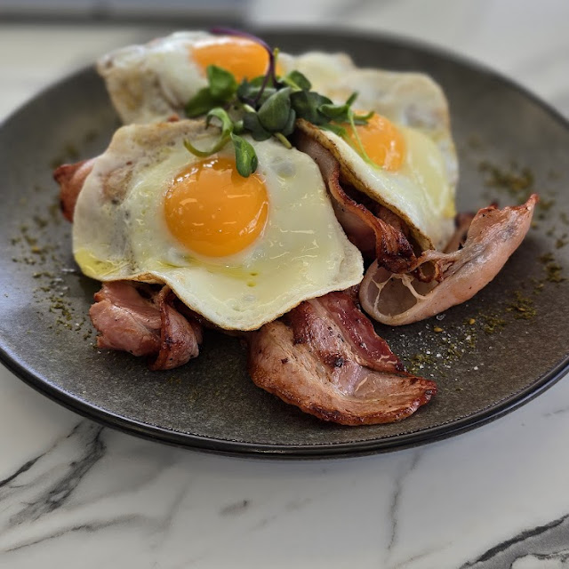 Eggs Benedict