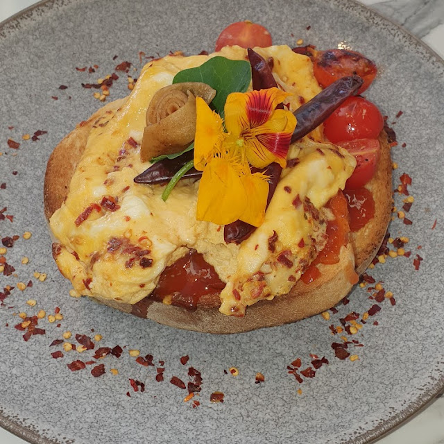 Eggs N Chilli