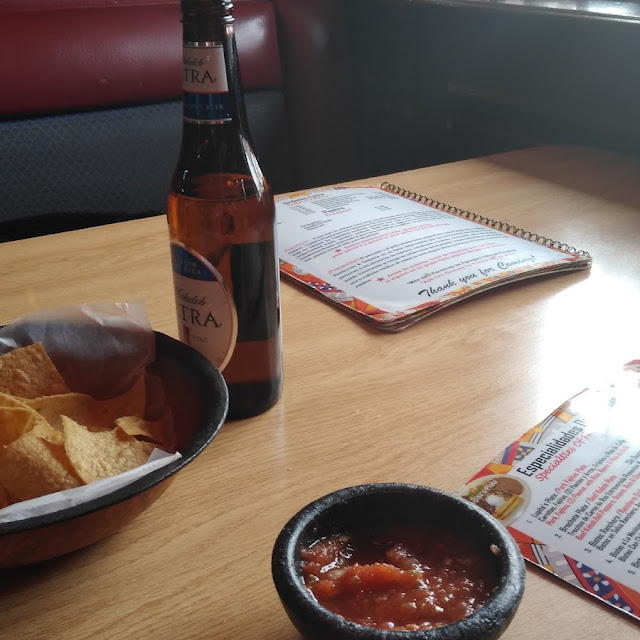 Chips and Salsa Y Una Chela Bien Fría