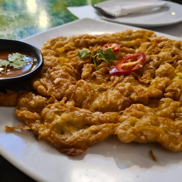 Plain Omelet with Fresh Oyster