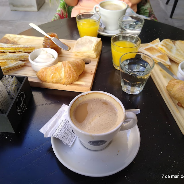 Desayuno Completo Y Desayuno Saludable