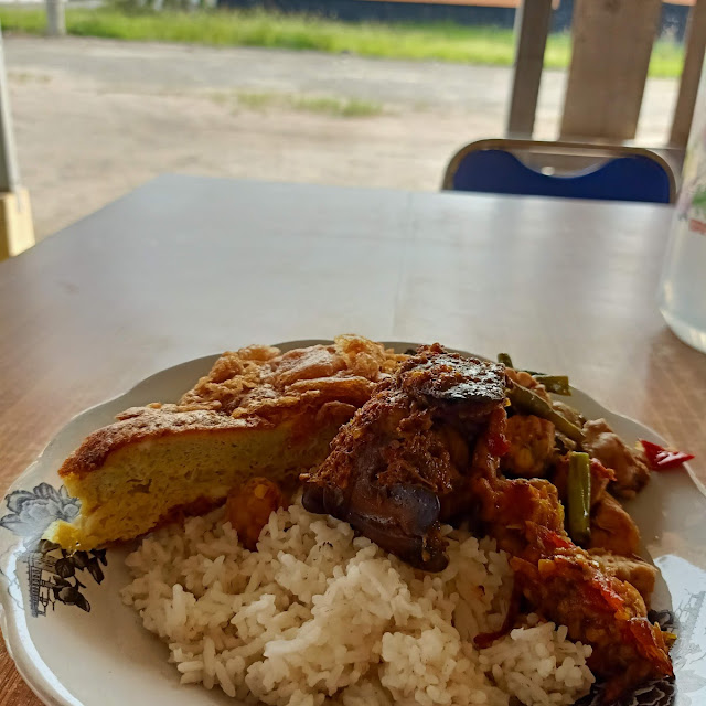 Nasi Rames Telor Dadar