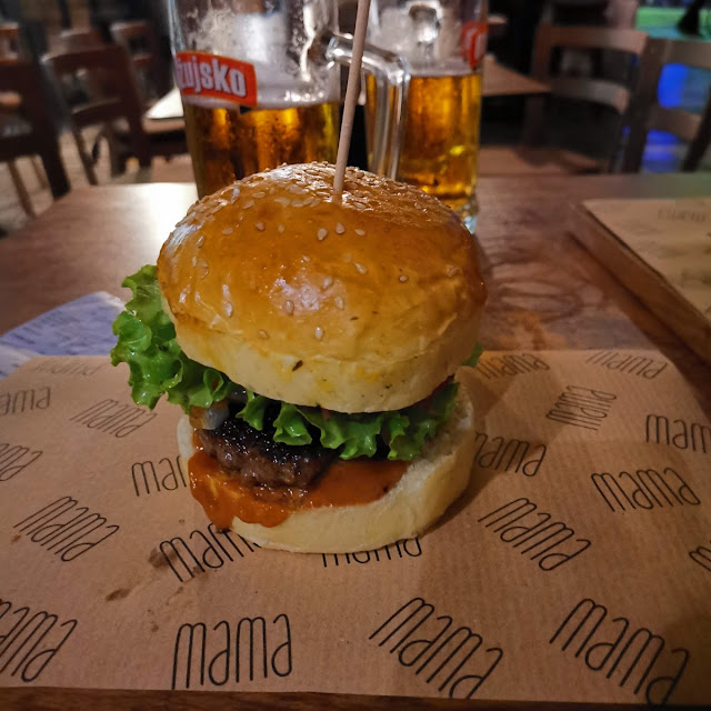 Mama Burger