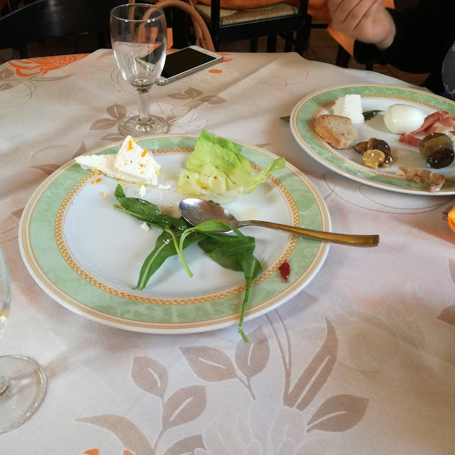 Antipasto Con Bocconcini E Saluti