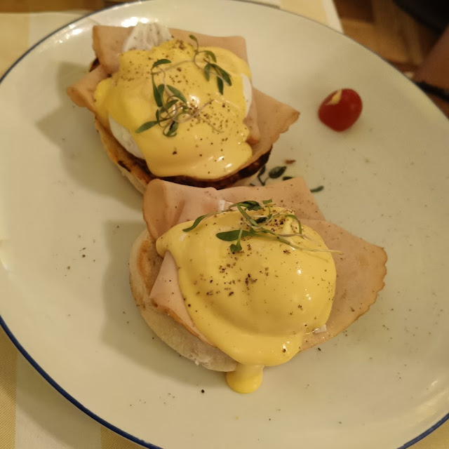 Huevos Benedictinos