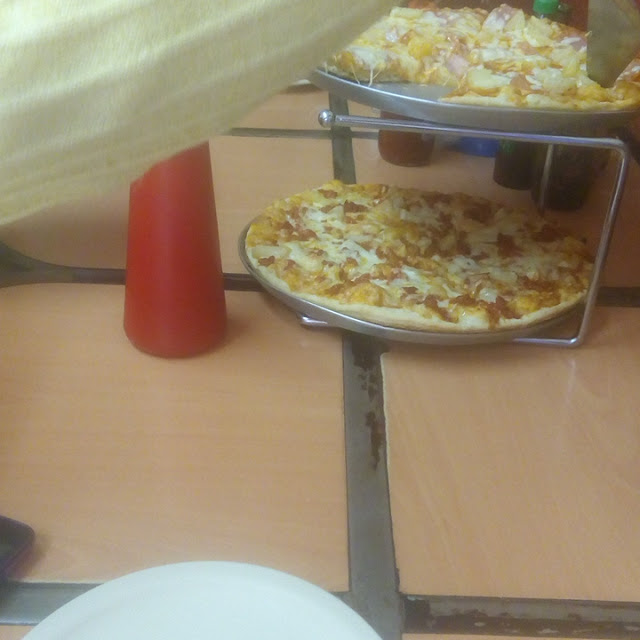 Pizza Hawaiana Mediana Y Pizza Mexicana Mediana