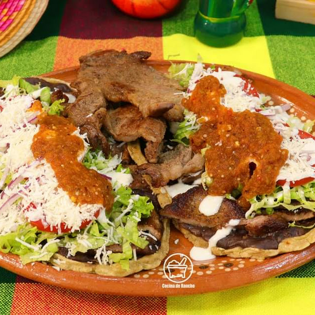 Huaraches Con Carne Asada