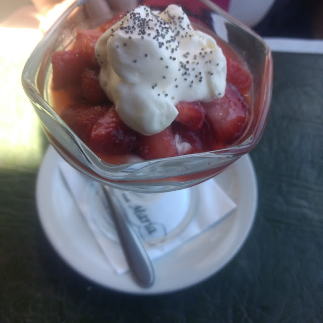 Frutillas Con Crema
