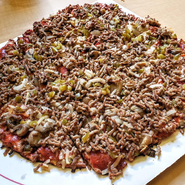 Deluxe Pizza