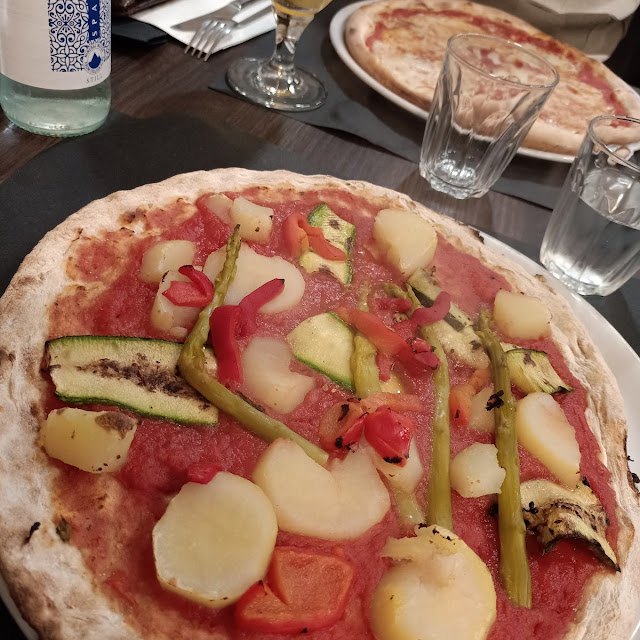 Pizza Vegetariana Con Impasto Al Farro