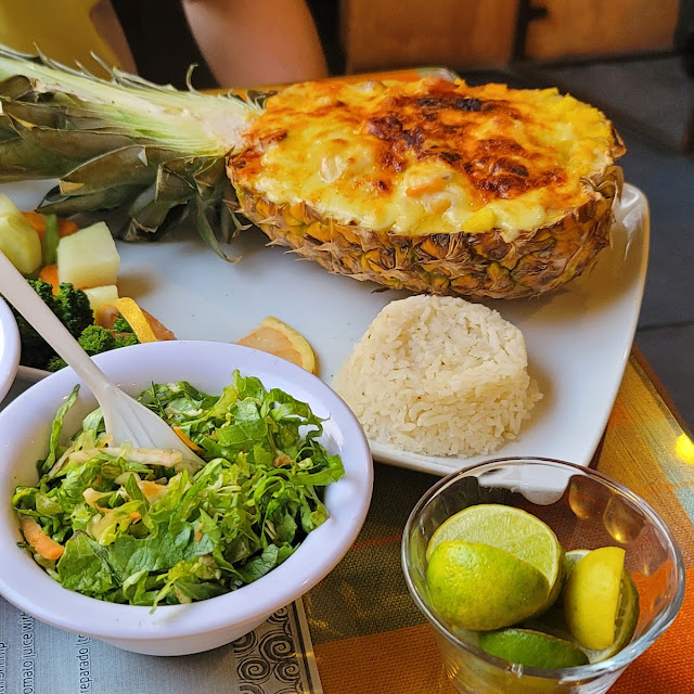 Stuffed Seafood Pineapple