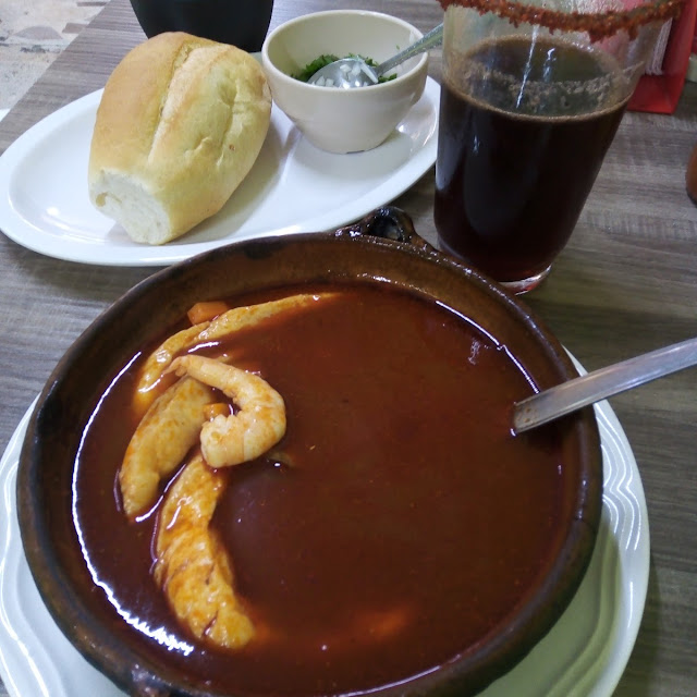 Caldo de Pescado Y Camarón