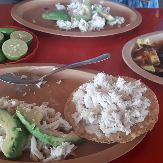 Tostadas de Jaiba Con Aguacate
