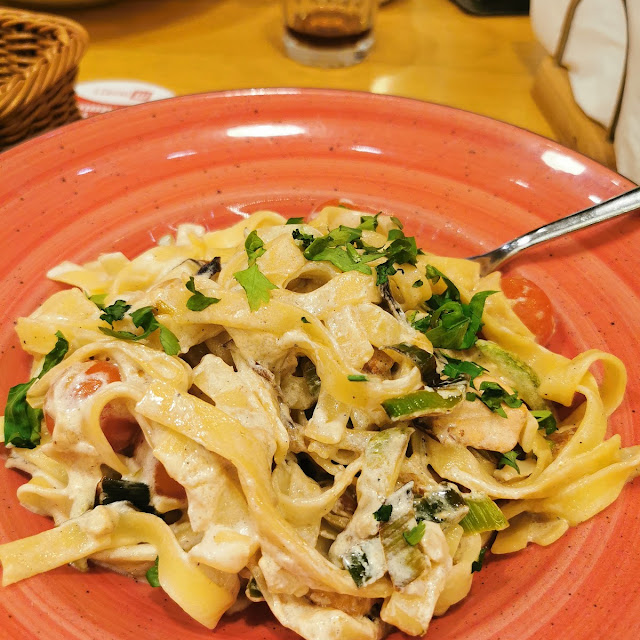 Tagliatelle with Salmon and Zucchini