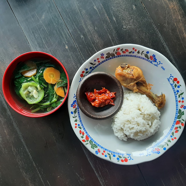 Paket Nasi Ayam Sayur