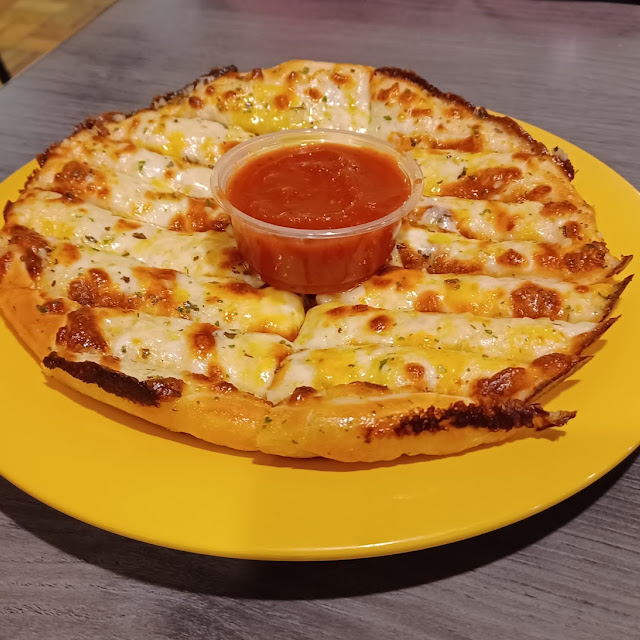 Bread Dippers with Marinara Sauce
