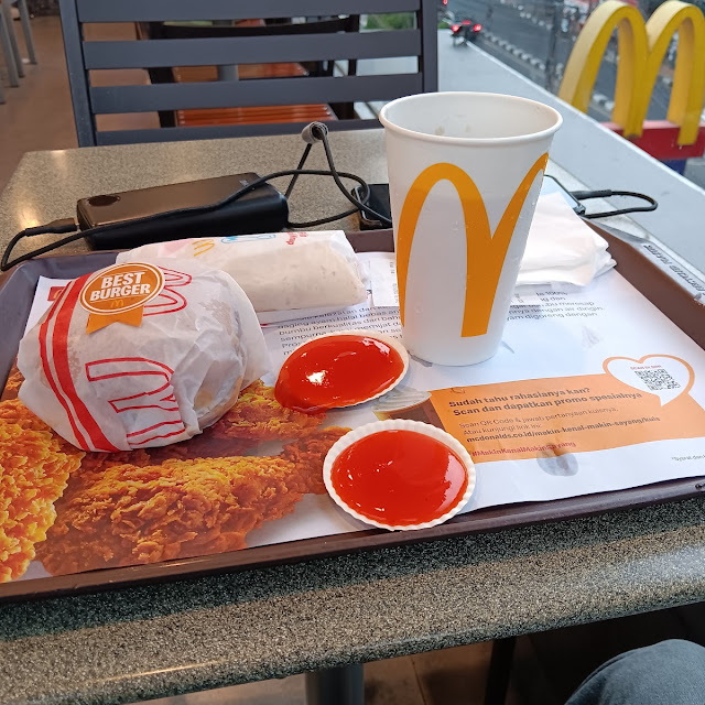 Triple Cheeseburger