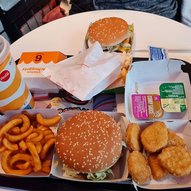 Big Mac Curly Fris an Nuggets