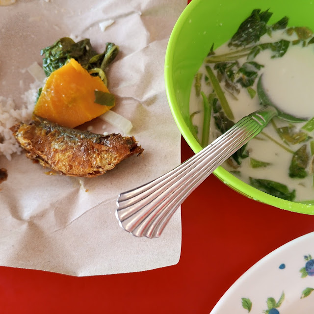 Nasi Putih Ikan Goreng Sayur Lemak