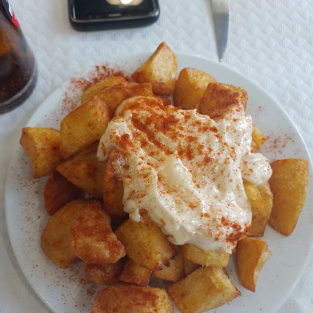 Bravas