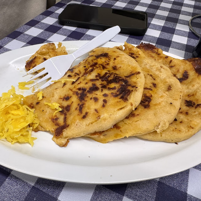 Pupusas De Pollo