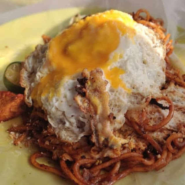 Mee Goreng Mamak Telur Mata