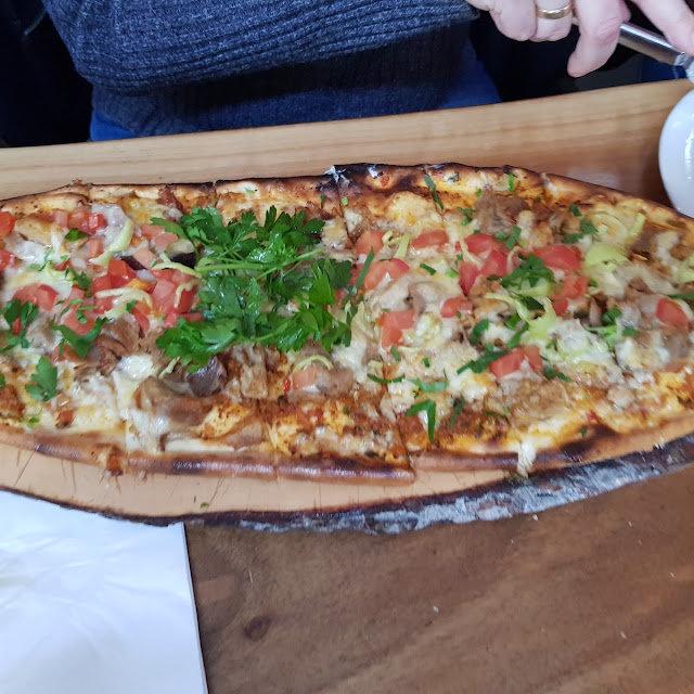 Kuşbaşılı Pide