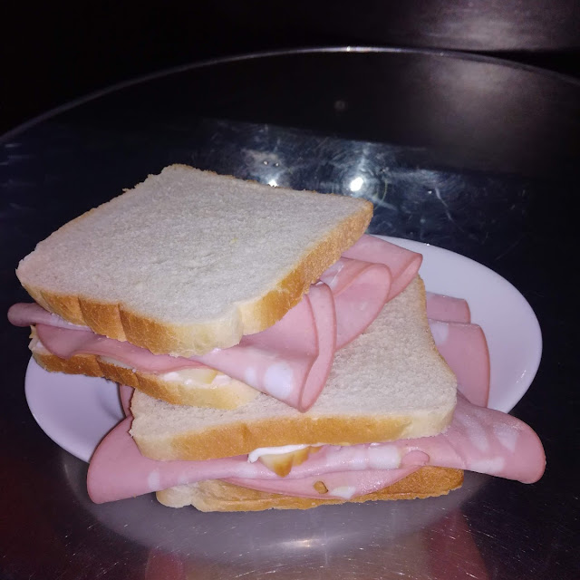 Tramezzini Brie E Mortadella