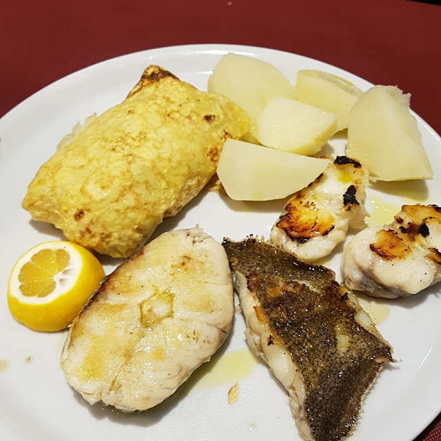 Lluç A La Planxa Amb Verdures Fresc I Molt Bó